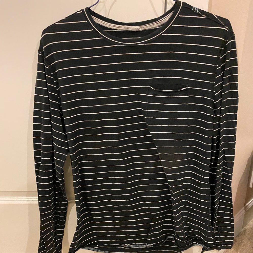 Black and White Lululemon Long Sleeve